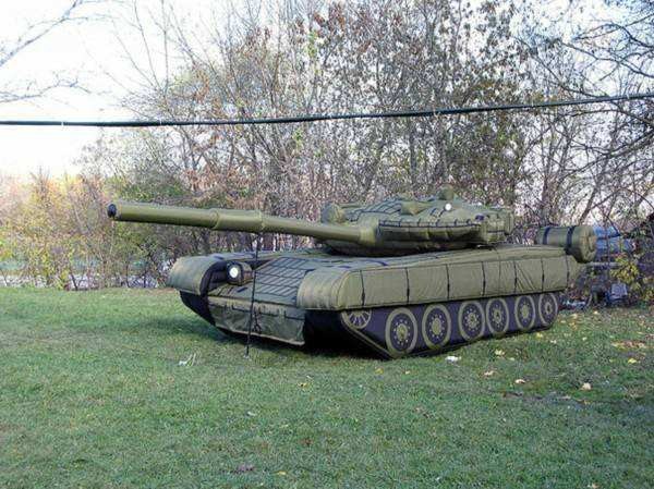 巨鹿陆地军事假目标坦克